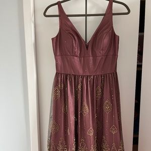 Look like a stunner in this dress!